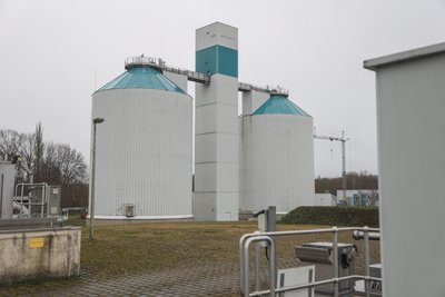 In diesen Faulbehältern entsteht das Faulgas, das in den neuen Speicher geleitet wird.