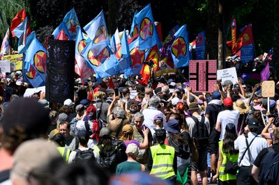 Eine Koalition aus rund 60 Gruppen hat zum Protest gegen die G7 aufgerufen.