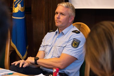 Polizeioberrat Marc Brötzmann leitet die Bundespolizeiinspektion Klingenthal.