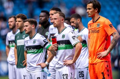 Doch auch Hannover 96 ließ erneut Punkt für den Aufstieg liegen. 