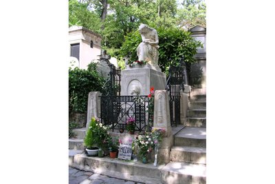 Der Leib im Exil: Chopins Grab auf dem Friedhof Père Lachaise (Division 11, Nr. 20) in Paris mit der Muse Euterpe von Auguste Clésinger, dem Schwiegersohn von George Sand.