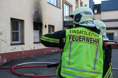 Ein Brand in Aue hat am Mittwochmorgen die Feuerwehren aus Aue, Bad Schlema und Alberoda auf den Plan gerufen.