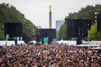 Zur Fußball-WM 2026 gibt es keine Fanmeile am Brandenburger Tor. (Archivbild)
