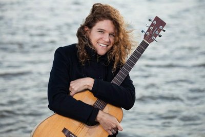 Meike Koester (Foto) tritt in Bad Elster auf. Mit dabei hat sie den versierten Jazzpianisten und Bassisten Helge Adam.
