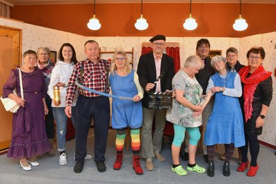 Die Akteure des Mundarttheaters Gehringswalde im März 2025.