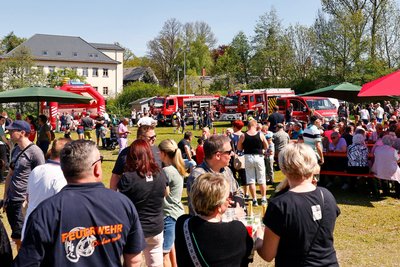 Wenn die Feuerwehrleute auf den Festplatz einladen, ist der Trubel meist groß.