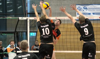 Diagonalangreifer Kay Trautvetter (hinten) wurde am Ende als wertvollster Spieler (MVP) auf Zschopauer Seite ausgezeichnet. 