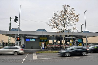 Mit der Anlage des Fernbusterminals an der Dresdener Straße wird auch der Ausgang der Unterführung neu gestaltet. 