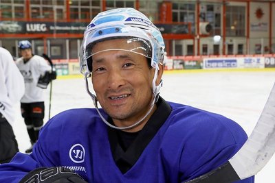 Esbjörn Hofverberg plant eine Fortsetzung seiner Eishockey-Karriere. Nachdem sein Vertrag in Leipzig nicht verlängert wurde, sucht er einen neuen Verein. Das Foto entstand im Herbst 2020. 