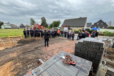 Das neue Feuerwehrgerätehaus entsteht auf einem Grundstück an der Dorfstraße in Lauenhain.