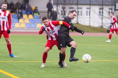 Richie Schule (l., hier beim 3:1 gegen Freiberg) erzielte den Ehrentreffer für die Erzgebirger beim 1:4 in Syrau.