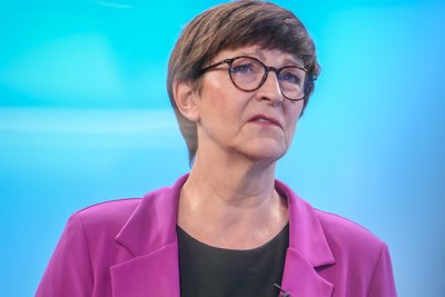 SPD-Vorsitzende Saskia Esken plädiert für eine Reform der Schuldenbremse, um in Wirtschaft und Infrastruktur zu investieren.