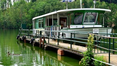 Fähranleger im Hafen der Talsperre Kriebstein