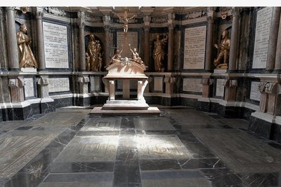 Die kurfürstliche Begräbniskapelle im Dom St. Marien zu Freiberg (Foto) konnte beispielsweise 2019 bei einer begleiteten Führung besichtigt werden. Anlass waren die gut besuchten Sonderausstellungen "Ein Gott auf Reisen. Der Dresdner Mars von Giambologna" und "Freibergs Silber - Sachsens Glanz" im Museum. Von dort führte die Tour zur kurfürstlichen Grablege im Dom. Viele Besucher zeigten sich begeistert.