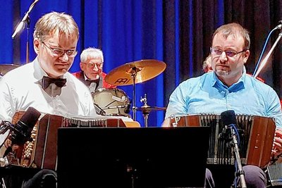 Bandoneon-Duo Rico Schneider und Robert Wallschläger.