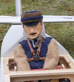 Stefan Schulze hat auch den Piloten selbst gebastelt. 
