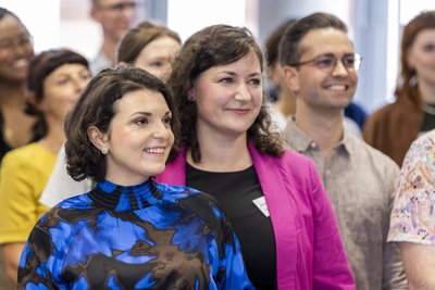 Natalya Nepomnyashcha (links) engagiert sich im "Netzwerk Chancen" für Bildungsgerechtigkeit.