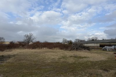 Dieses Gewerbegrundstück in der Meltzerstraße bietet die Stadt zum Kauf an.