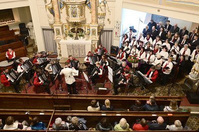 Das Akkordeonorchester Klingenthal, hier beim Konzert Anfang Januar in der Rundkirche, musiziert am Samstag, 17 Uhr mit dem 1. Altenburger Akkordeonorchester 1952 in der Aula am Amtsberg.