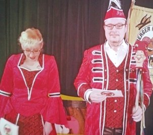 Virtuell, aber neu eingekleidet: Das aktuelle Freiberger Prinzenpaar.