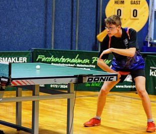 Jimmy Wallner zählt aktuell zu den erfolgreichsten Tischtennis-Hoffnungen beim TTV Tirpersdorf. Gute Trainingsbedingungen sollen dabei helfen, ihn und andere Talente im Verein zu halten.