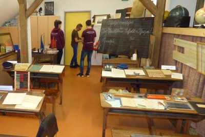 Besucher der Lesenacht können sich auch im Schulmuseum des Gymnasiums umsehen und erfahren, wie Schule und Unterricht einst gestaltet wurden.