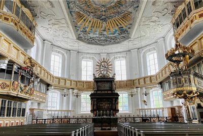 Blick in die St.-Georgen-Kirche von Schwarzenberg.