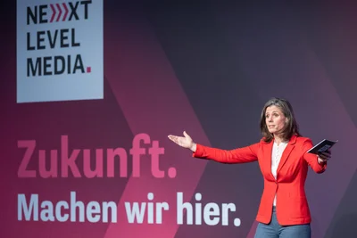 Die MDR-Moderatorin und ehemalige Eisschnellläuferin Franziska Schenk begrüßte die Gäste.