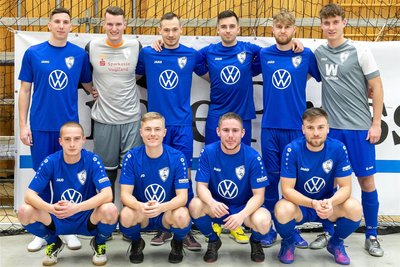 In der Zwischenrunde schafften das Weiterkommen Yannick Diegel (hinten von links), Marius Kuhl, Maurice Lange, Niklas Rosenmüller, Ben-Daniel Schewski, Ramon Seidel sowie Paolo Süß (vorn von links), Max Kummer, Leon Dietzsch und Marius Horn.