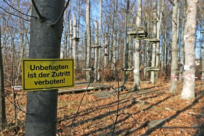 Der Kletterpark im Steinpöhlwald in Werdau ist Geschichte. Der letzte Pächter baut in den nächsten Wochen alle Kletterelemente ab.