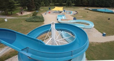 Das Strandbad Planitz soll umfassend saniert werden. Dem Plan, Edelstahlbecken zu installieren, wurde jetzt aber vom Stadtrat mehrheitlich eine Abfuhr erteilt. Zumindest mit Blick auf das geplante Budget. 