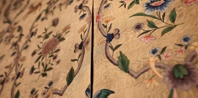 Handbemalte Tapeten im Schloss Waldenburg. Das Raumklima schadet den historisch wertvollen Wandverzierungen.