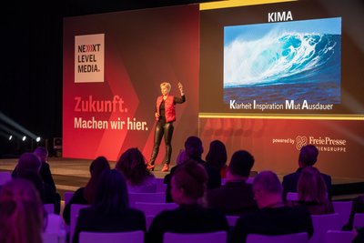 Anja Rücker bei ihrem Vortrag.