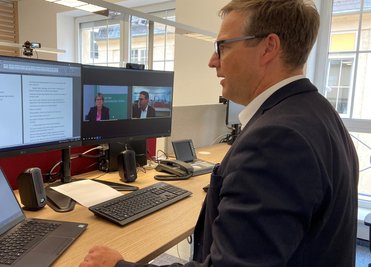 "Freie Presse"-Chefredakteur Torsten Kleditzsch sprach per Videoschalte mit Sachsens Kultusministerin Barbara Klepsch (CDU).
