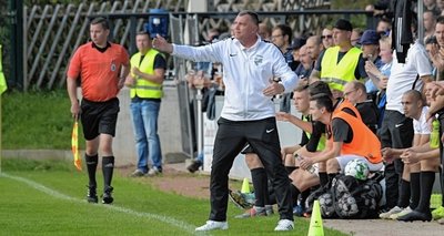 Thalheims Trainer René Wendler hatte seine Mannschaft gegen den Favoriten defensiv gut eingestellt, sodass sich das Ergebnis in Grenzen hielt.