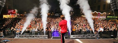 Zurück zu alter Größe heißt es für das Stadtfest. Hier heizte DJ Antoine 2019 Besuchern auf dem Hauptmarkt ein. 