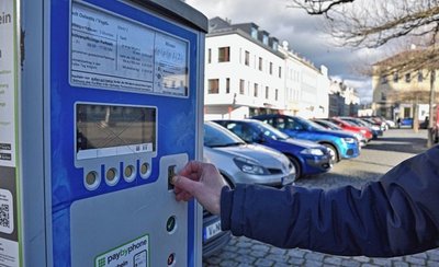 Bislang muss in Oelsnitz nur am Marktplatz fürs Parken bezahlt werden.