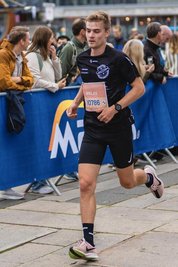 Dieser Start wurde mit dem eigenen Urlaub verbunden: Niklas Härtig auf der Halbmarathonstrecke beim Oslo-Marathon.