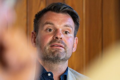 Markneukirchens parteiloser Bürgermeister Toni Meinel hatte beim Thema Sicherheits-Allianz einen schweren Stand.