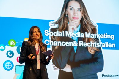 Martina Flade (Rechtsanwältin und Social Media Creatorin) sprach über Rechtsfallen für Unternehmen.