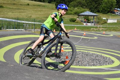 Zur Bikewelt gehört auch ein Pumptrack an der Talstation des Sessellifts.