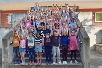 Der Chor der Grimm-Grundschule hat einen Kuha-Song produziert.