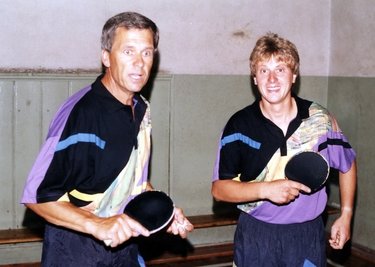 Gerhard Lenzer (l.) und Ronny Löbner, der zwölfmal Vereinsmeister wurde, zählen zu den sportlichen Ikonen der Lugauer.