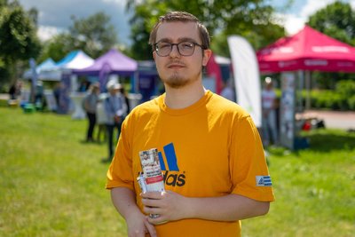 Marc Junghanns (20) aus Frankenberg: „Seit meinem Abitur suche ich einen Ausbildungsplatz. Leider haben sich auf meine Bewerbungen nicht alle Firmen zurückgemeldet. Vielleicht finde ich ja hier bei der Messe auch erst einmal einen Praktikumsplatz und kann später dann in dem Bereich eine Ausbildung machen.“