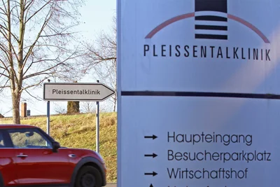 An der Zufahrt zur Pleißental-Klinik in Werdau gab es einen Unfall.