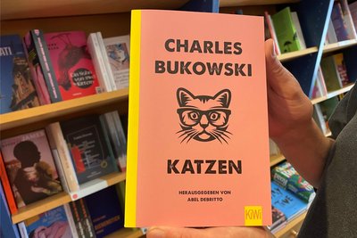 Das untypische Katzenbuch: „Katzen" von Charles Bukowski.