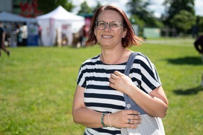 Ines Zschemisch (48) aus Mittweida: „Ich suche keinen neuen Job. Ich arbeite bei der psychosozialen Wohnbegleitung des Vereins für Betreutes Wohnen in Mittweida und bin sehr zufrieden. Das Team ist toll, das Arbeitsumfeld stimmt. Mittelsachsen hat für Arbeitnehmer und Familien viel zu bieten: viel Grün, die Nähe zu Chemnitz, eine gute Anbindung an die Autobahn.“