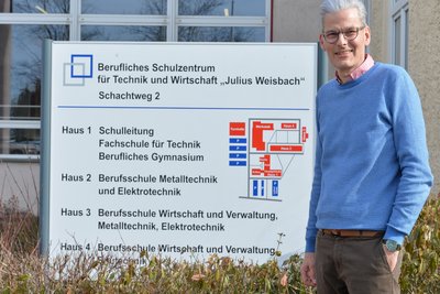 Das BSZ „Julius Weisbach“ am Schachtweg in Freiberg: Schulleiter Frank Wehrmeister wirbt für den kompakten Weg zur fachgebundenen Hochschulreife für ein MINT-Studium.