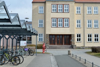 Am BSZ „Julius Weisbach“ am Schachtweg in Freiberg gibt es eine „KomZuMint“-Klasse, die in zwei Jahren zur fachgebundenen Hochschulreife führt.
