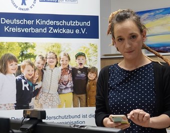 Ellen Geißler ist seit 2019 beim Zwickauer Kinderschutzbund ehrenamtlich tätig. Seit dem Herbst 2021 führt sie auch Onlineberatungen durch. 